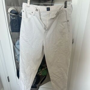 GAP high waisted straight leg mom jeans. Size 8/29
